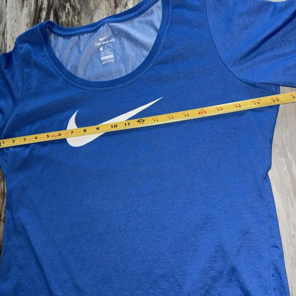 The Nike Tee Dri- FIT Tee Shirt Athletic Cut Swoosh Women's Large Royal Blue
